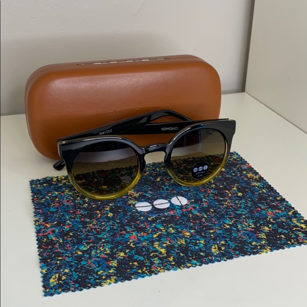 Komono Sunglasses NEW Lulu Black/ Yellow cat eye - Picture 7 of 16